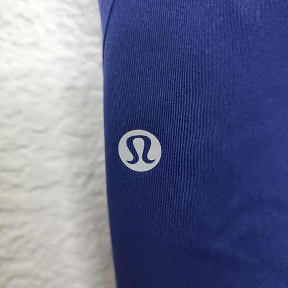 LULULEMON ATHLETICA Women's on Track Hero Blue Capri Workout Leggings - Size 4 - Picture 10 of 16